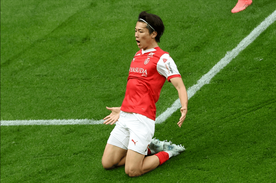 包含球星爆发！赛车赛场再现神级操作的词条