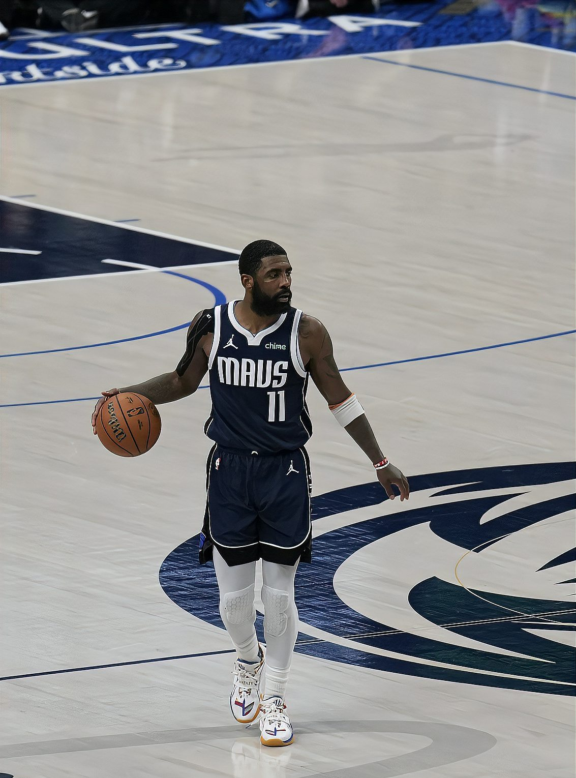 关于马刺轻取76人，欧文状态火热的信息